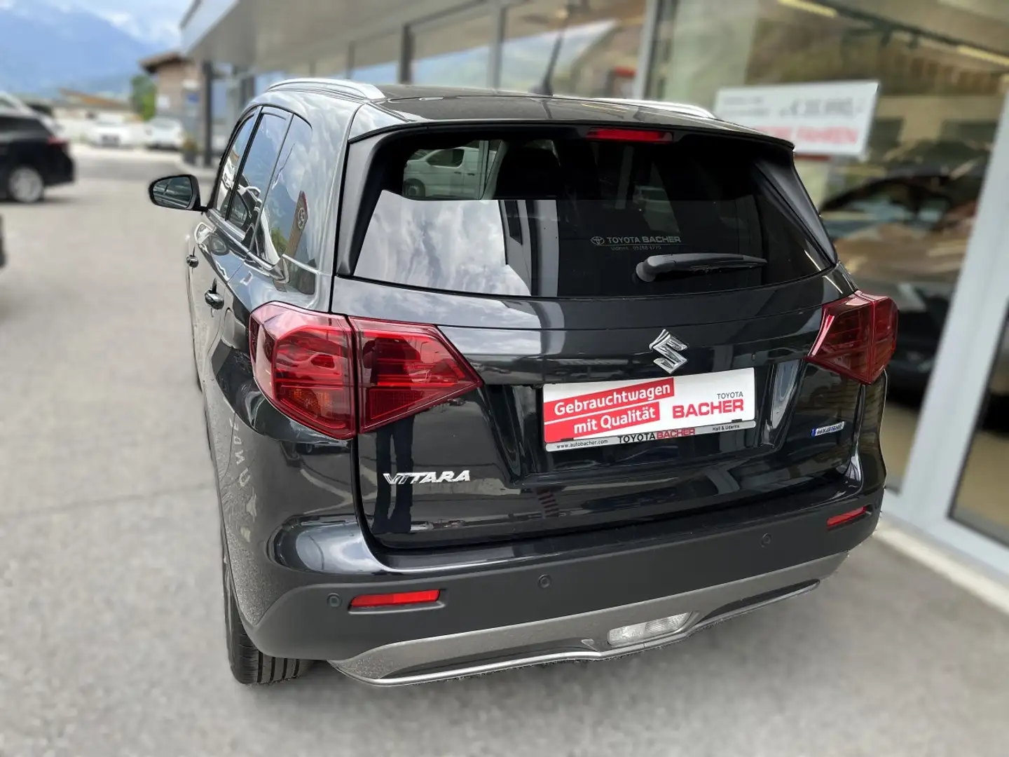 Vehicle image, number 3