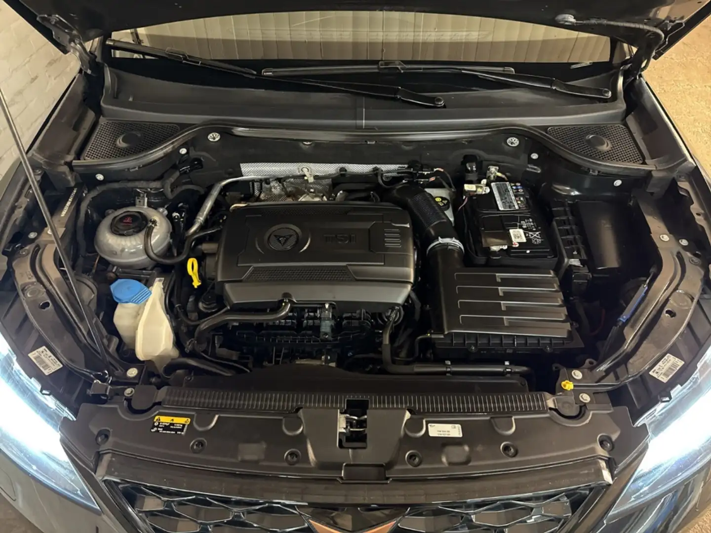 Vehicle image, number 14