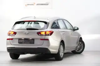 Vehicle image thumbnail, number 3