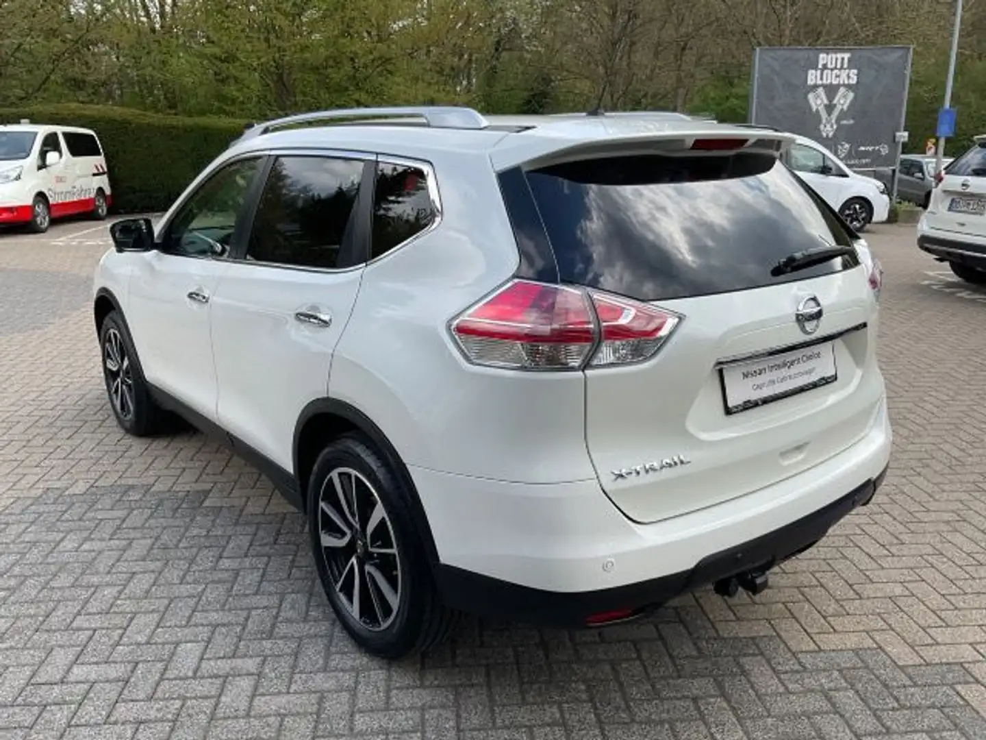 Vehicle image, number 6