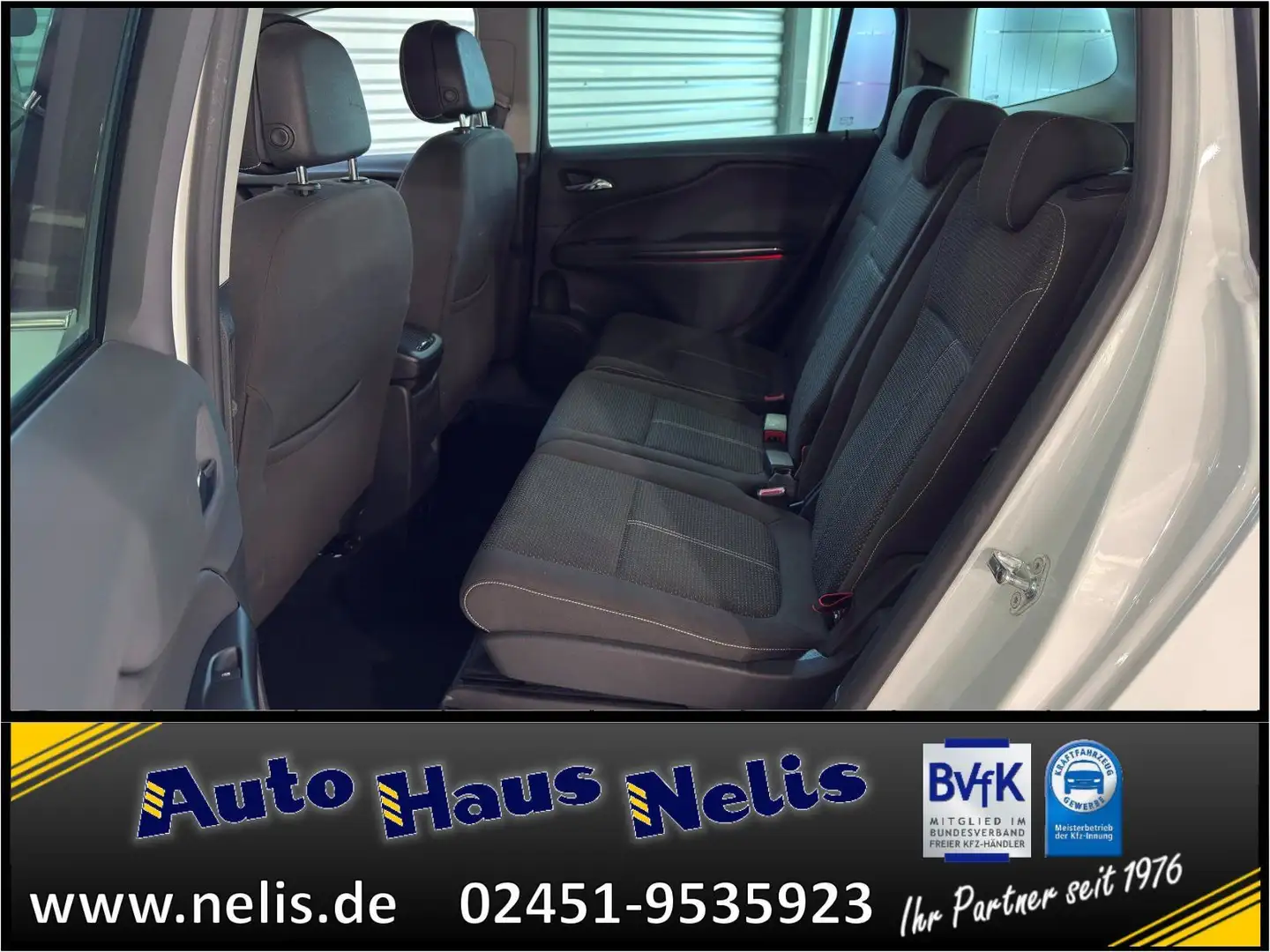 Vehicle image, number 19