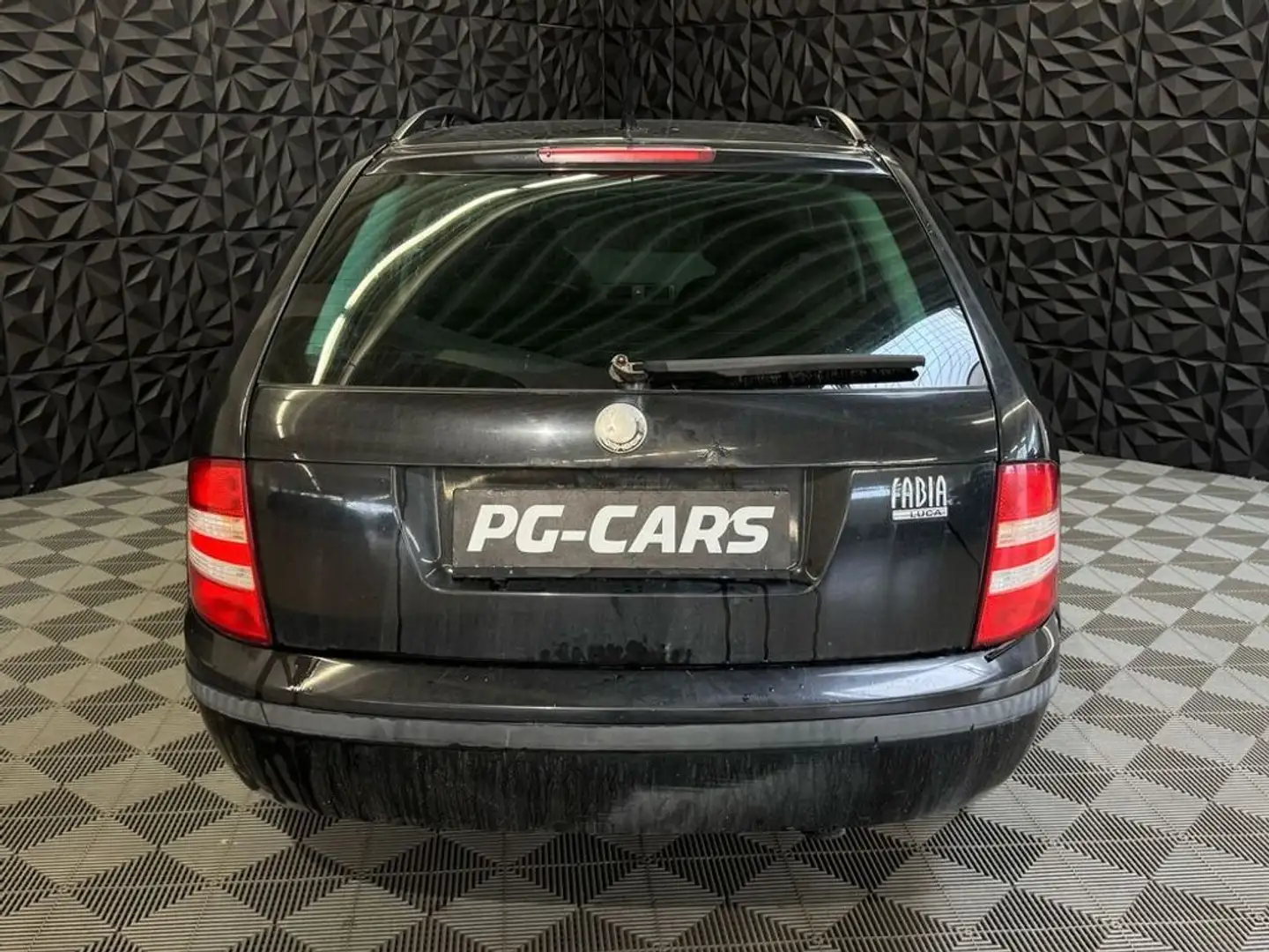 Vehicle image, number 15