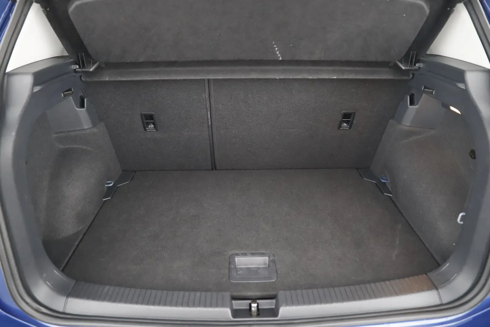 Vehicle image, number 6