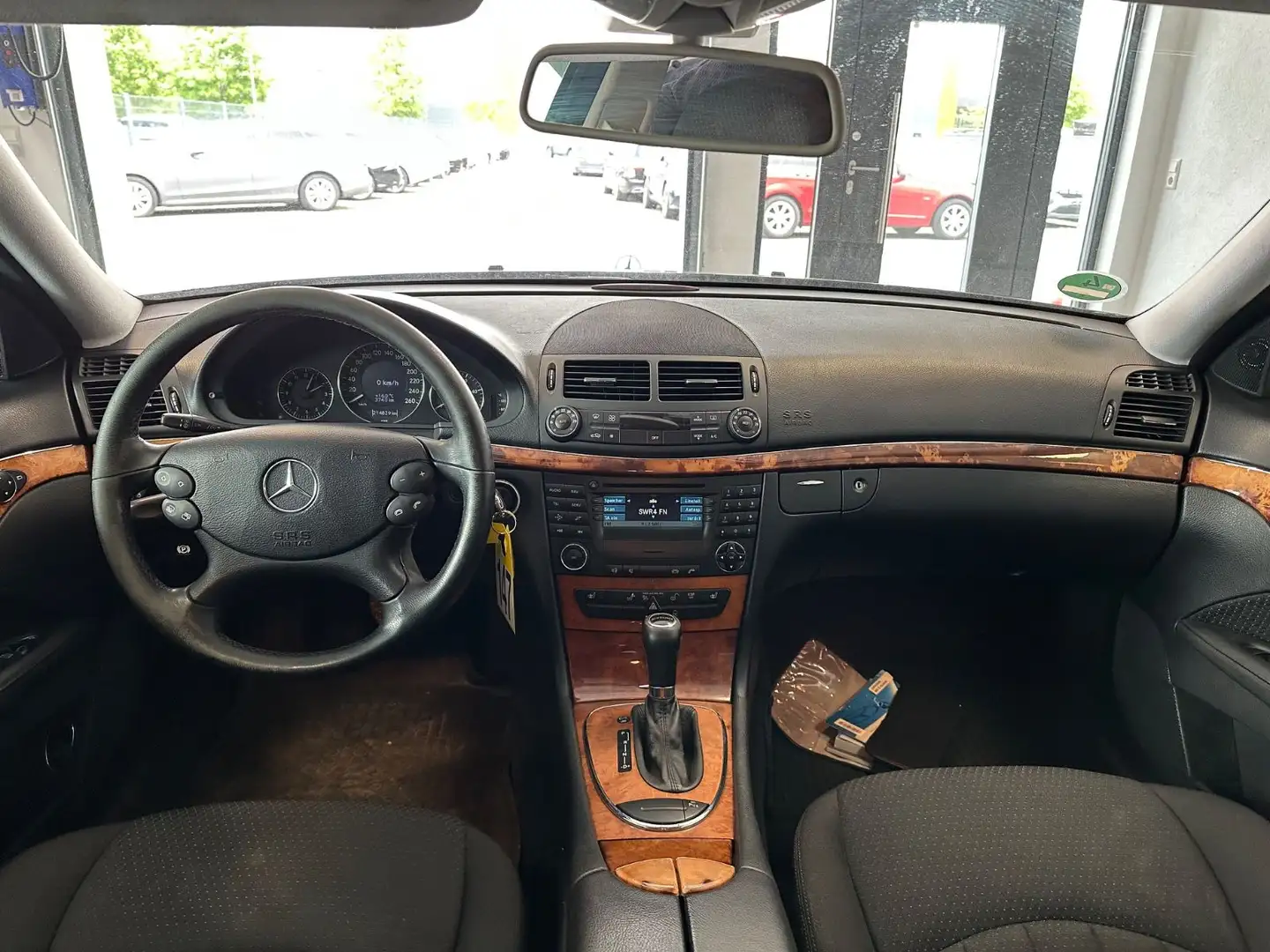 Vehicle image, number 10