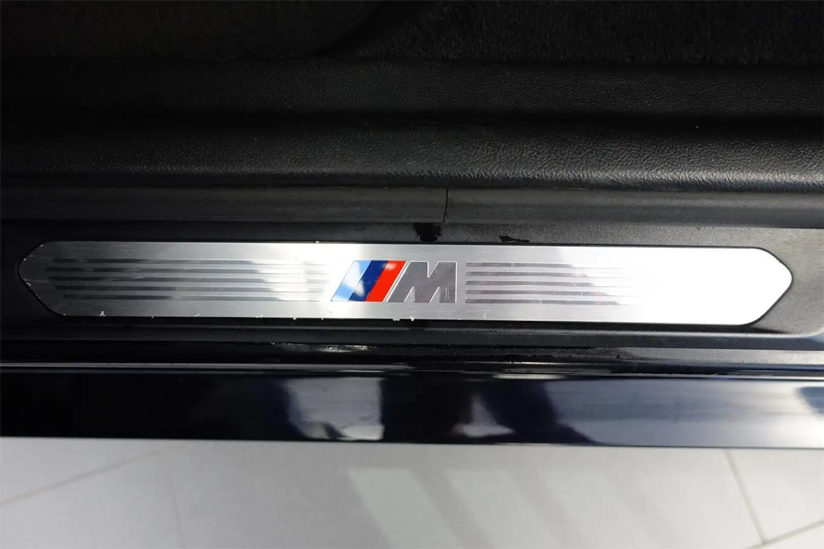 Vehicle image, number 9