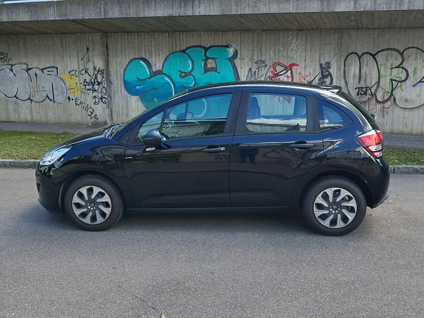 Vehicle image, number 5