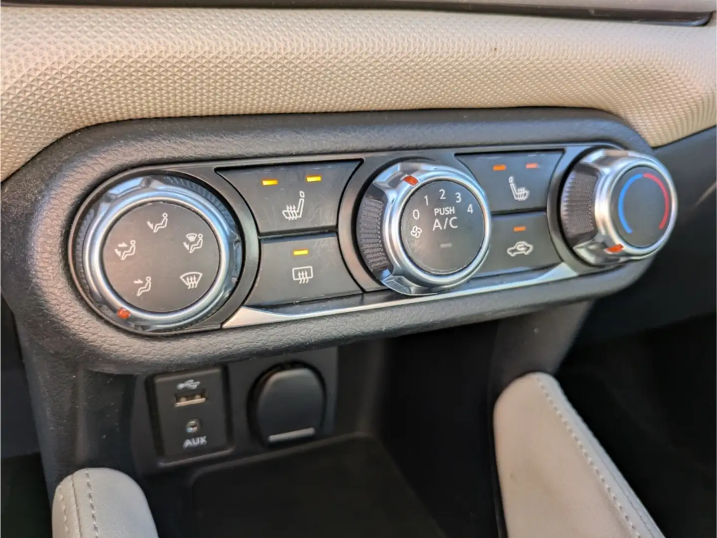 Vehicle image, number 13