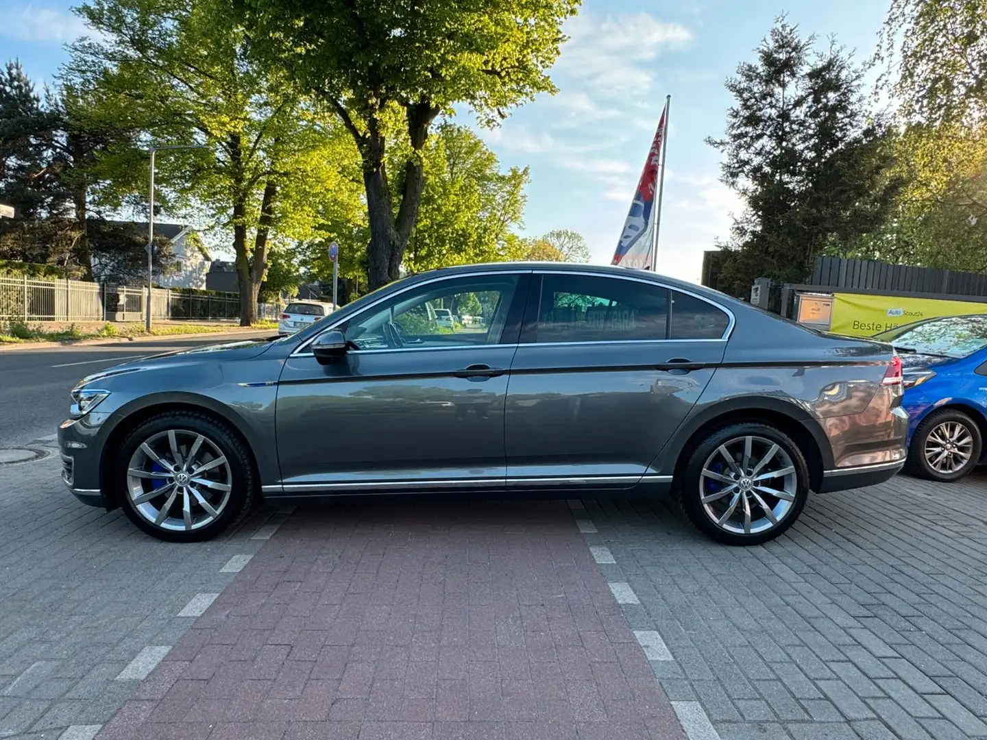 Vehicle image, number 8