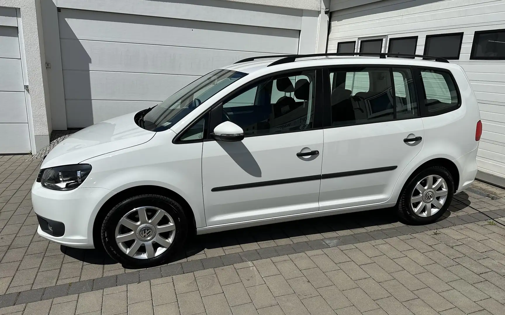 Vehicle image, number 4