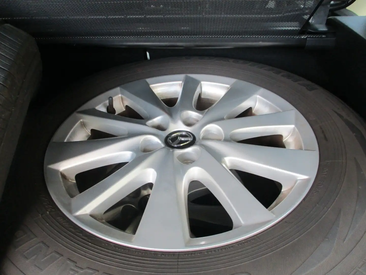 Vehicle image, number 8