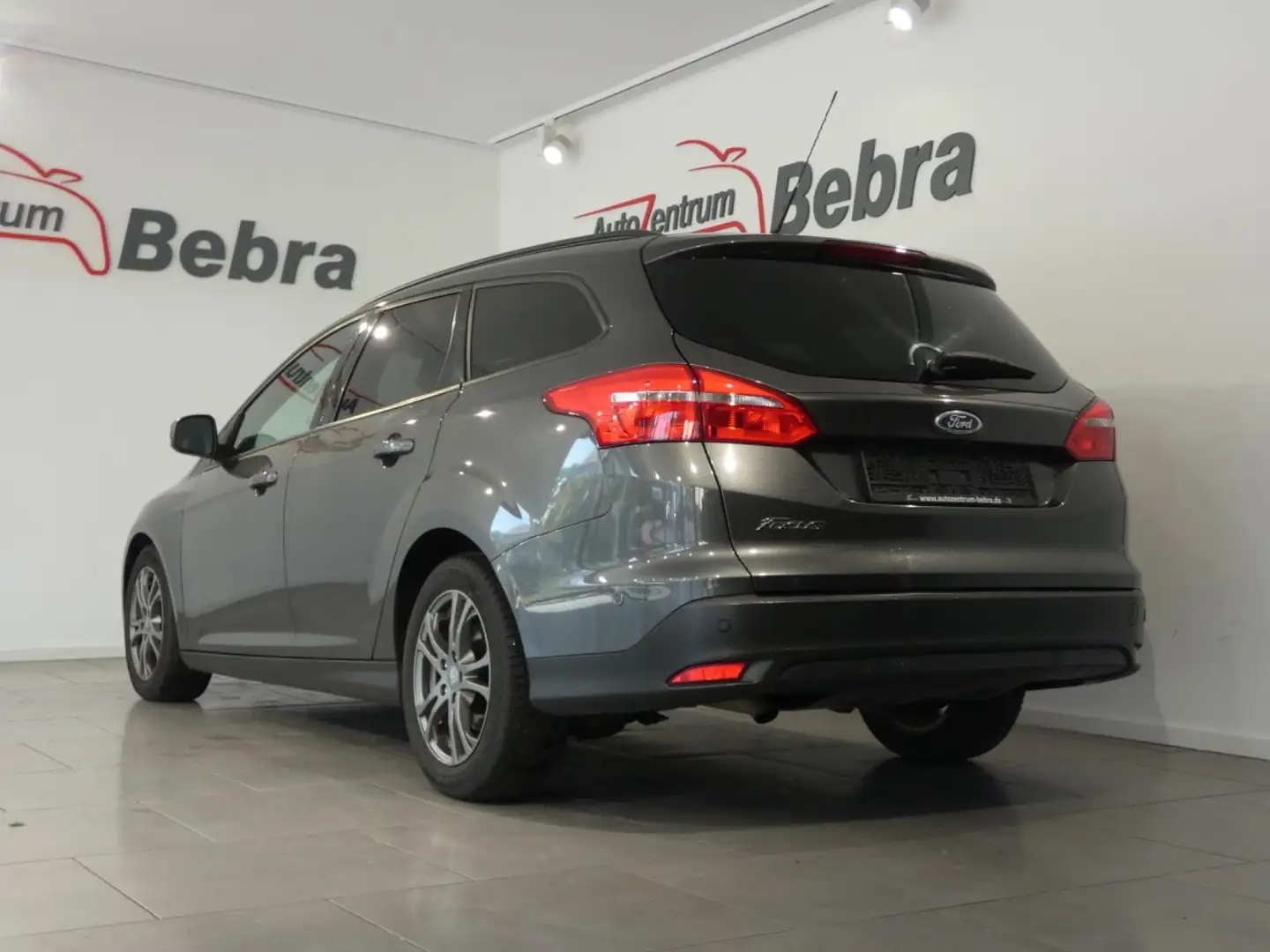 Vehicle image, number 6