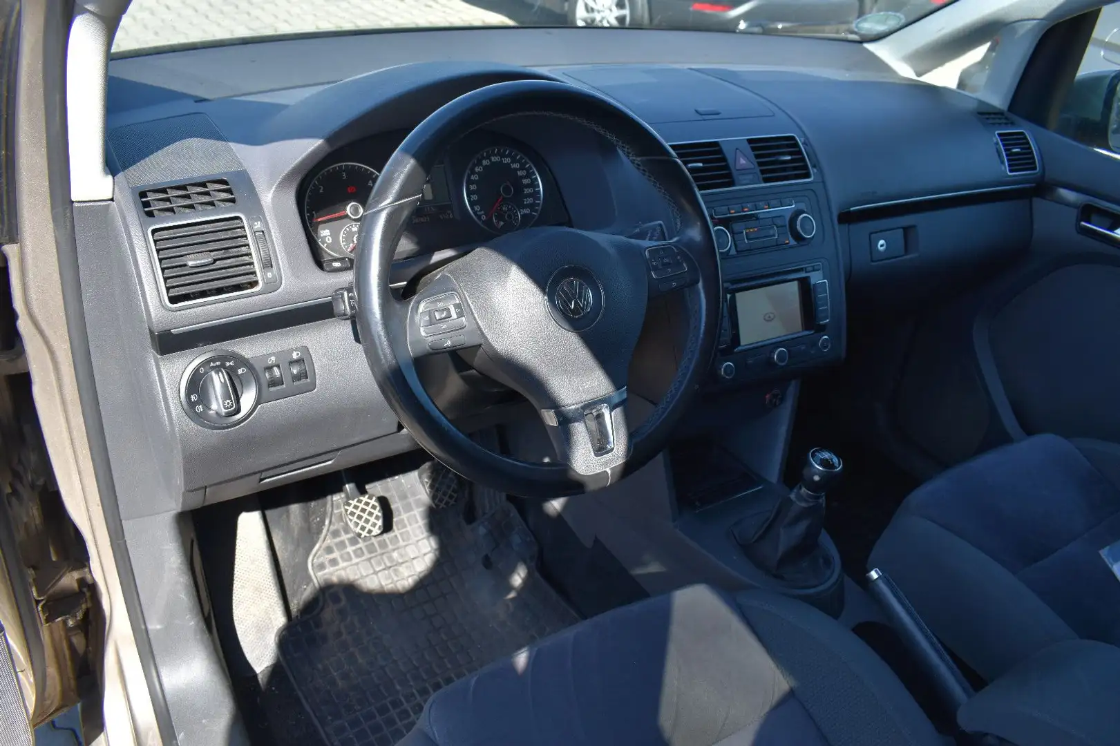 Vehicle image, number 16