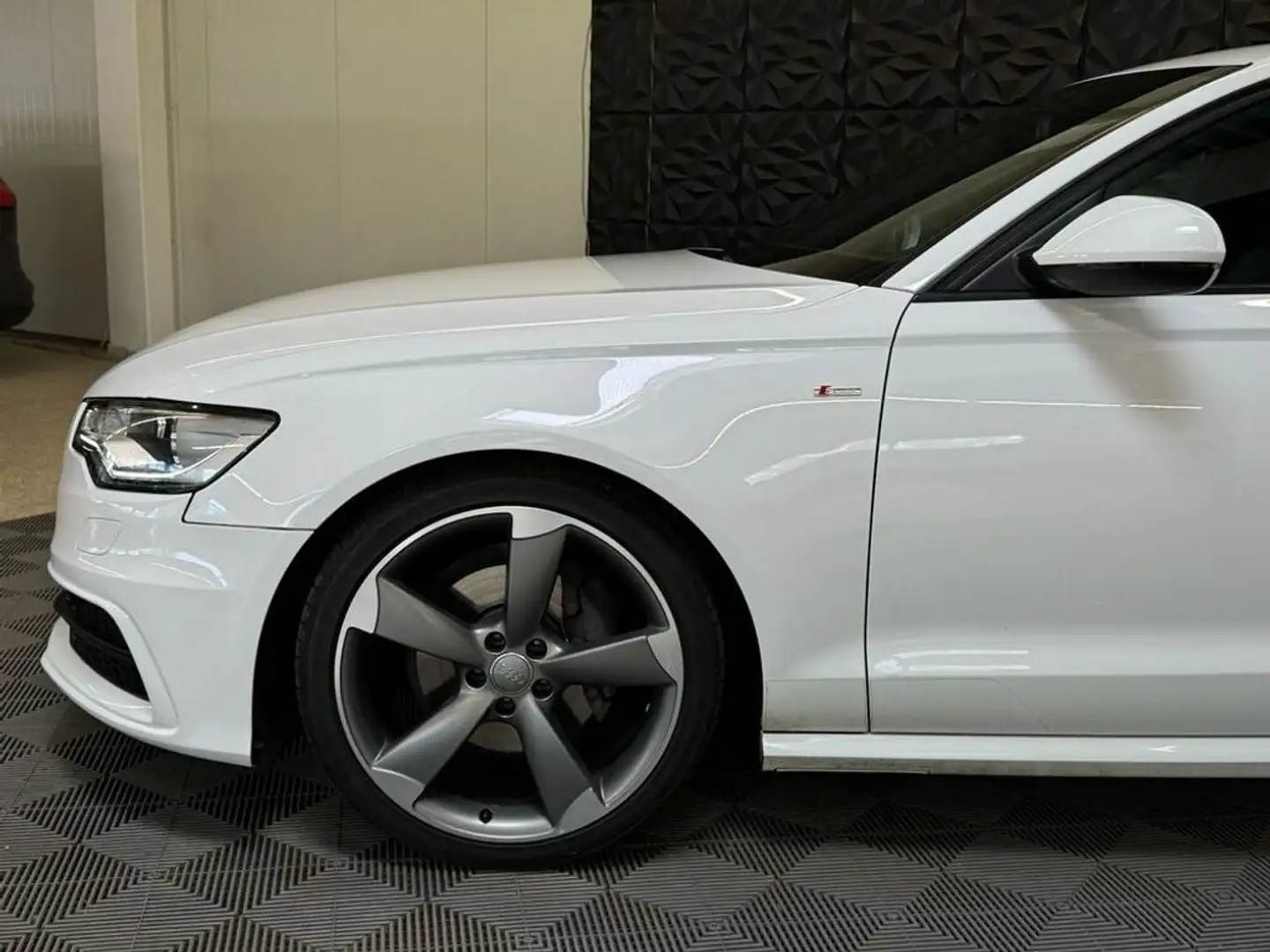 Vehicle image, number 5
