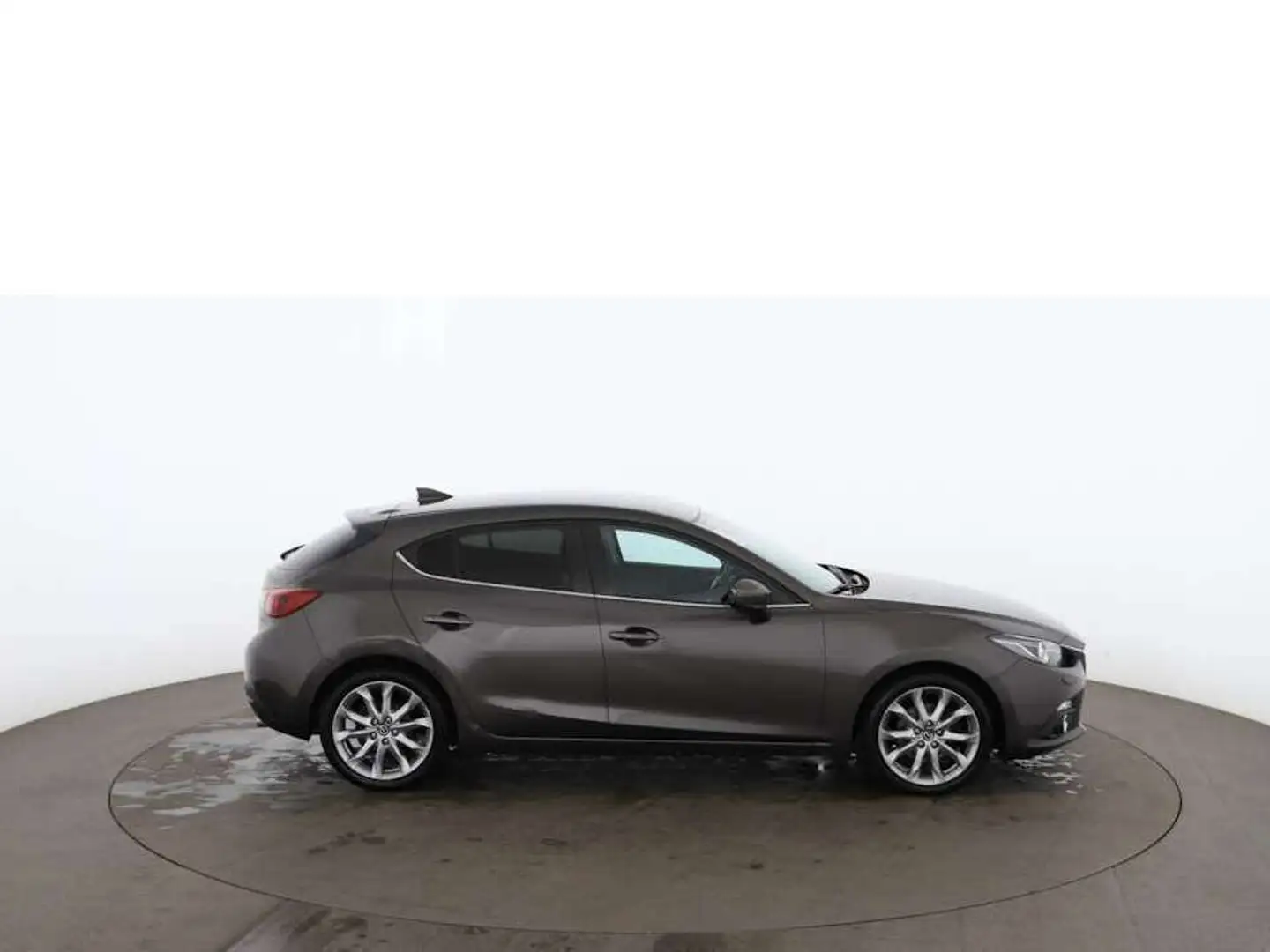 Vehicle image, number 2