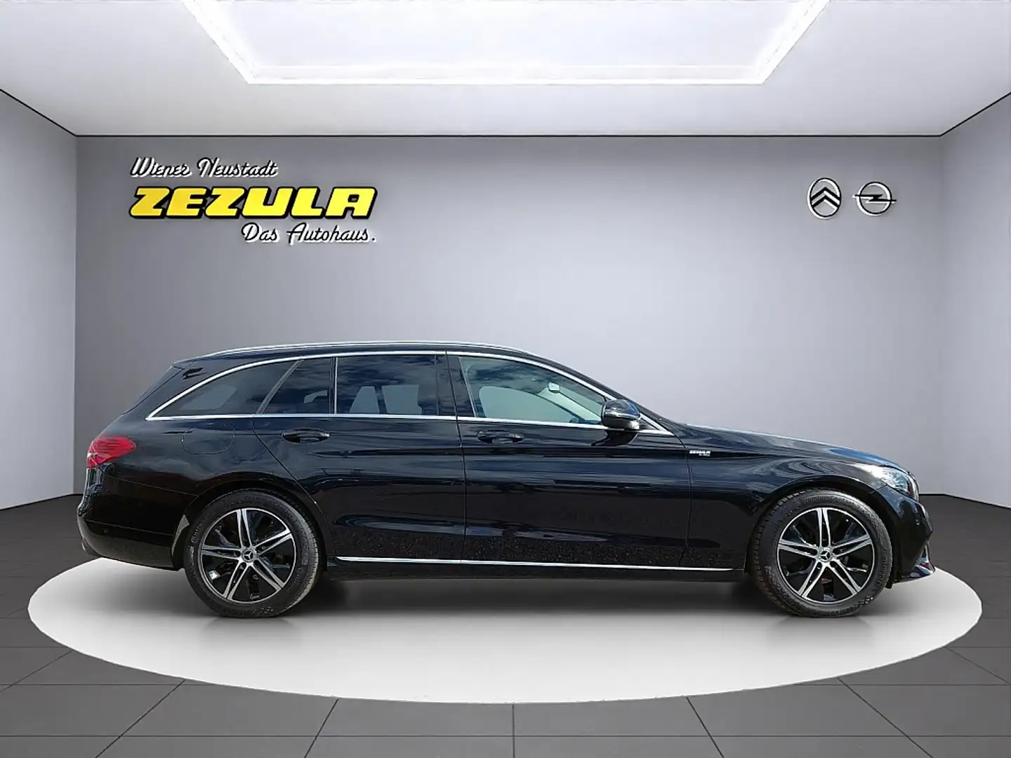 Vehicle image, number 4