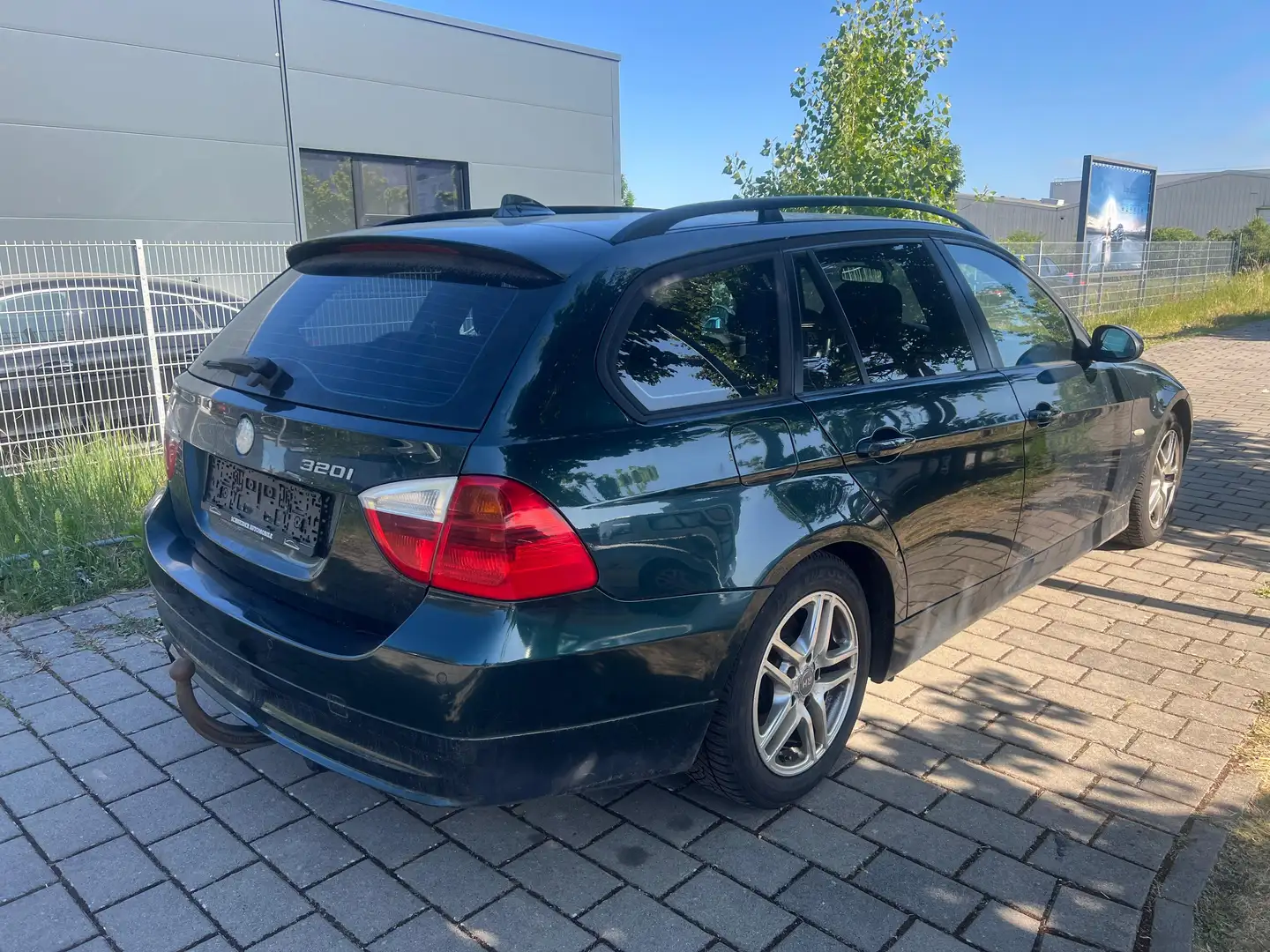 Vehicle image, number 6