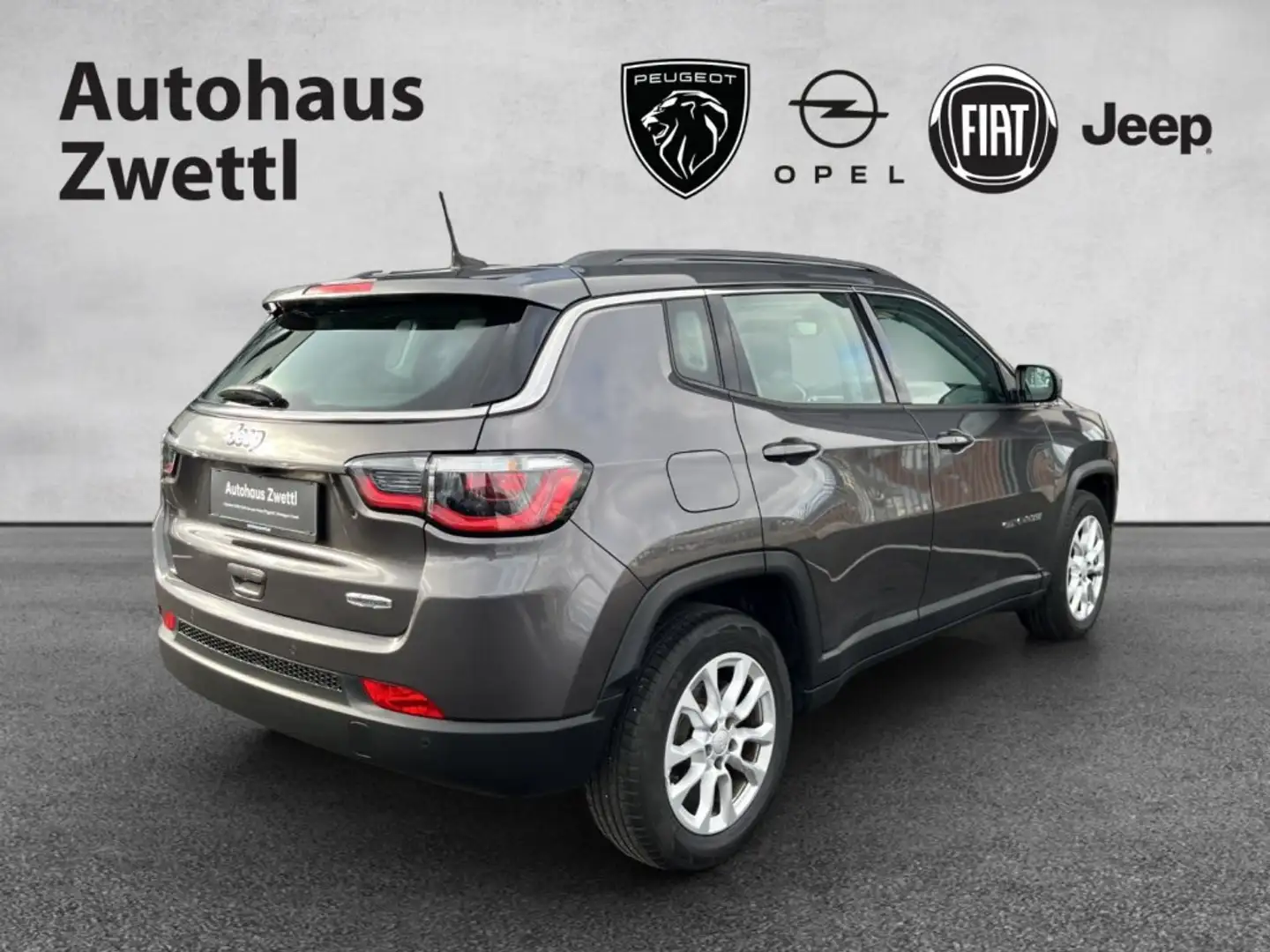 Vehicle image, number 6