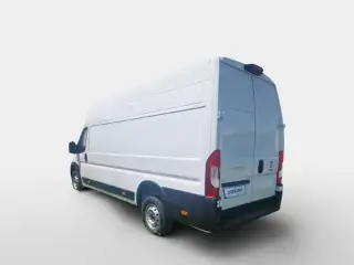Vehicle image thumbnail, number 4