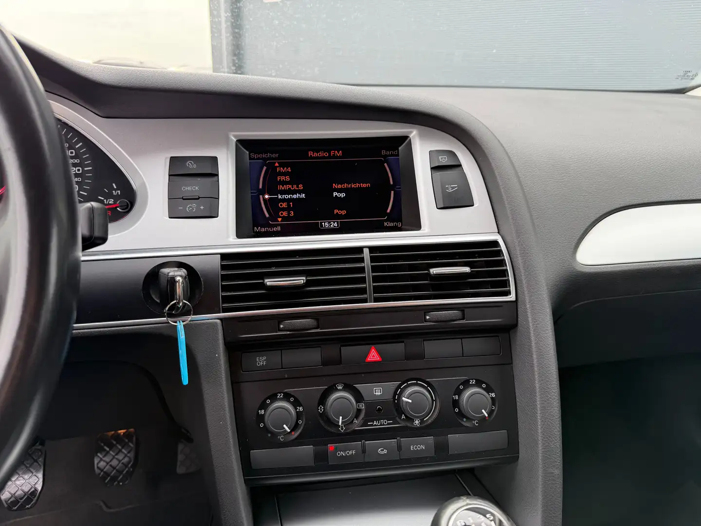 Vehicle image, number 16