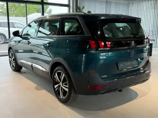 Vehicle image thumbnail, number 3