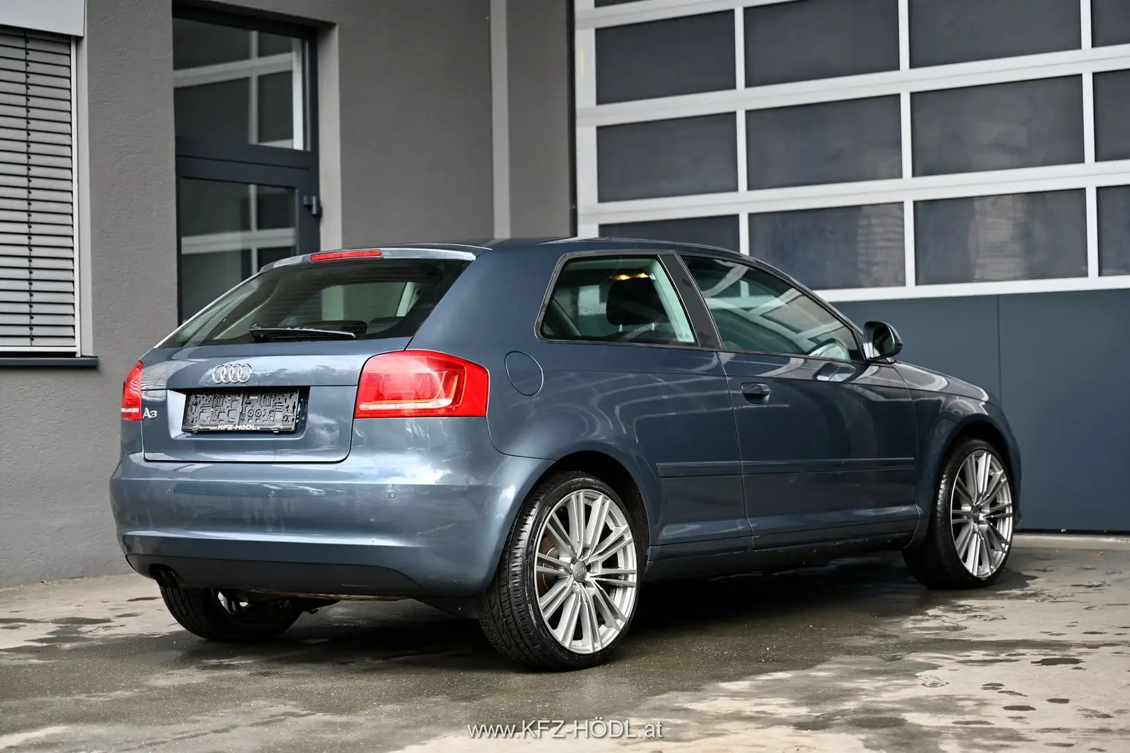 Vehicle image, number 2
