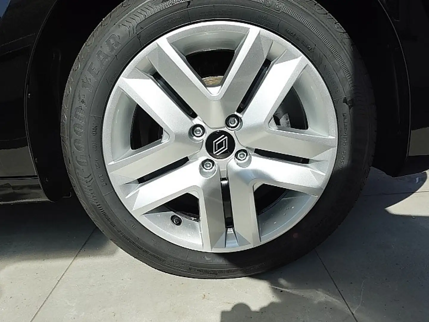 Vehicle image, number 8