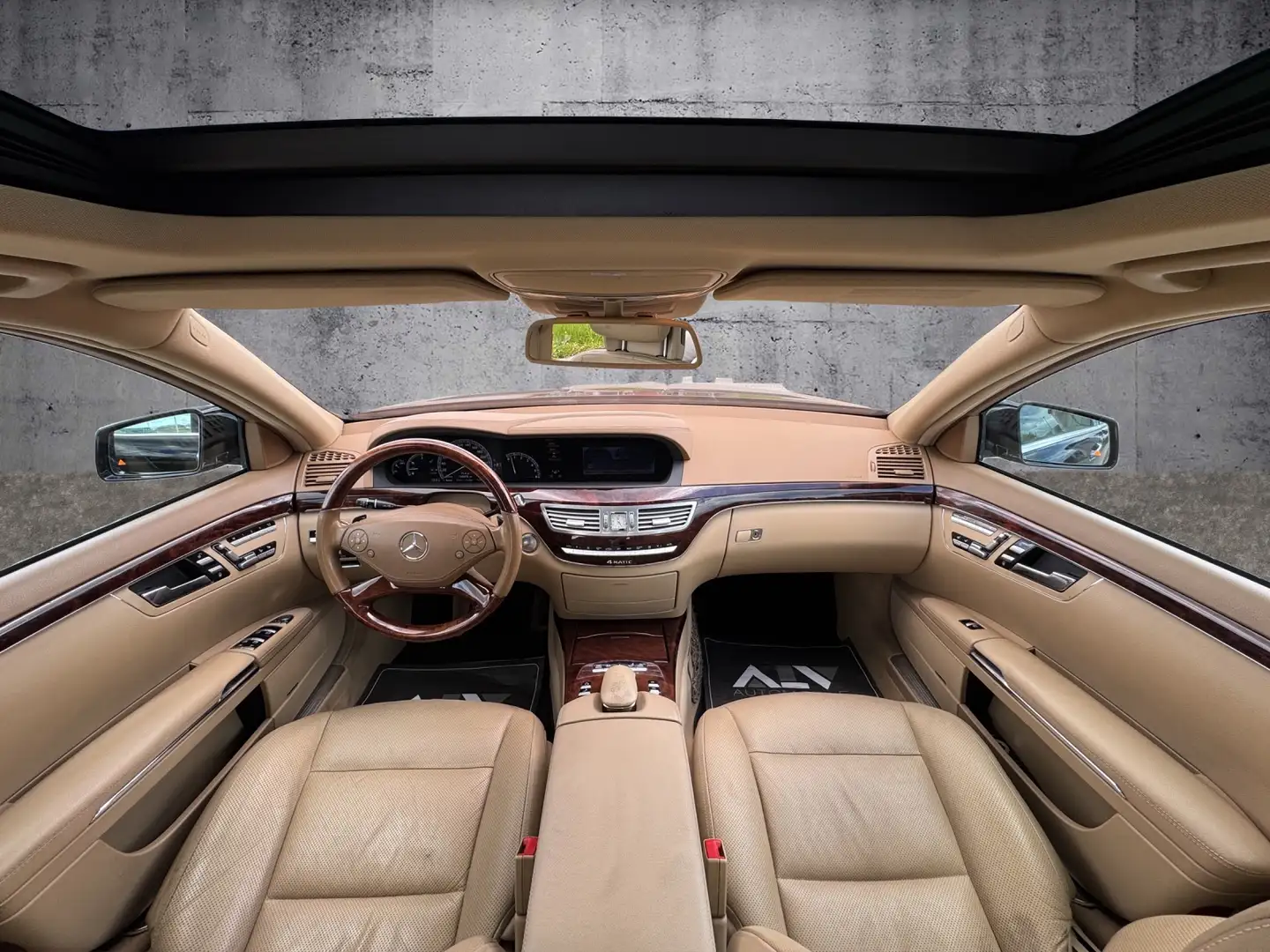 Vehicle image, number 9