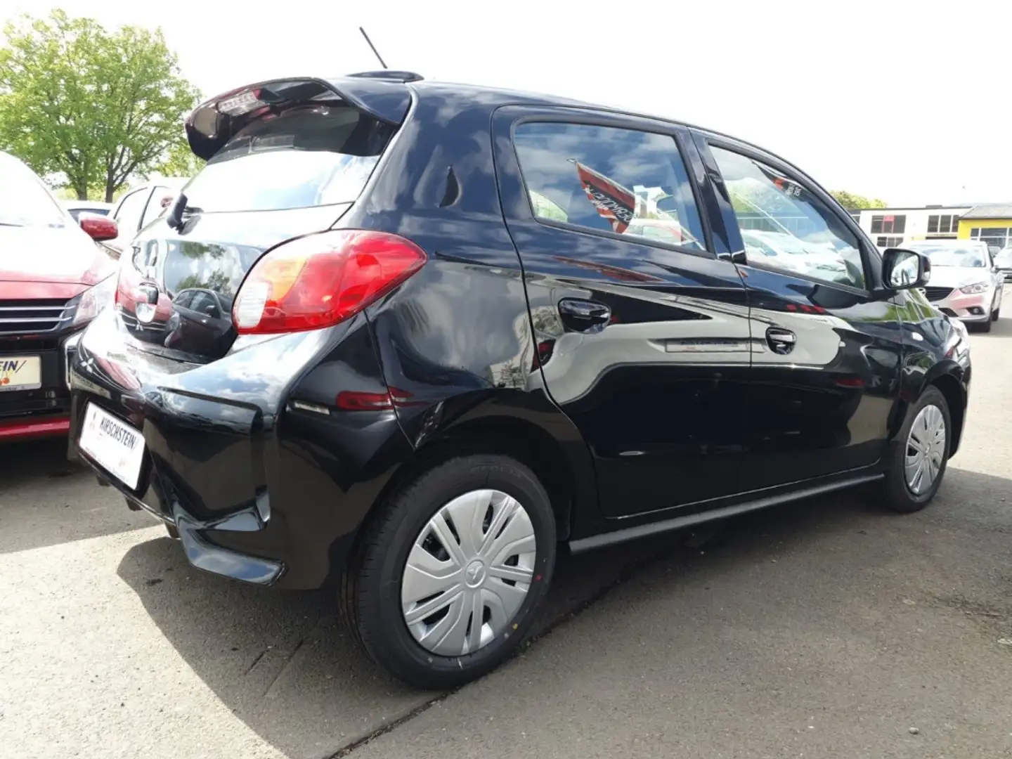 Vehicle image, number 19