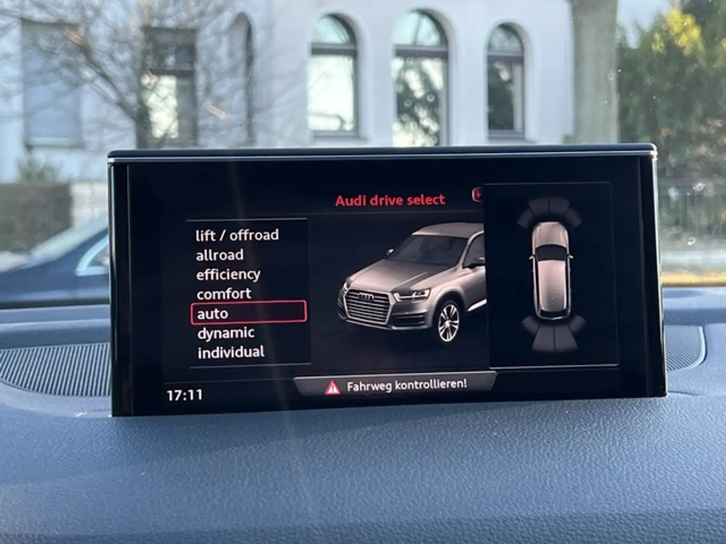 Vehicle image, number 17