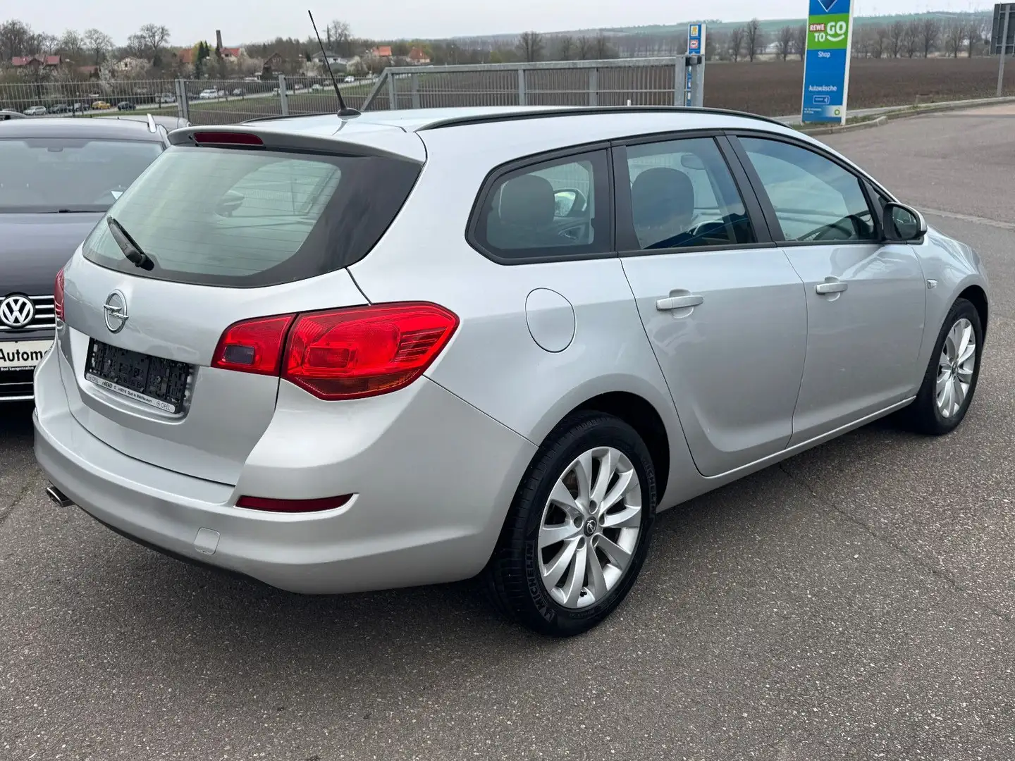 Vehicle image, number 3