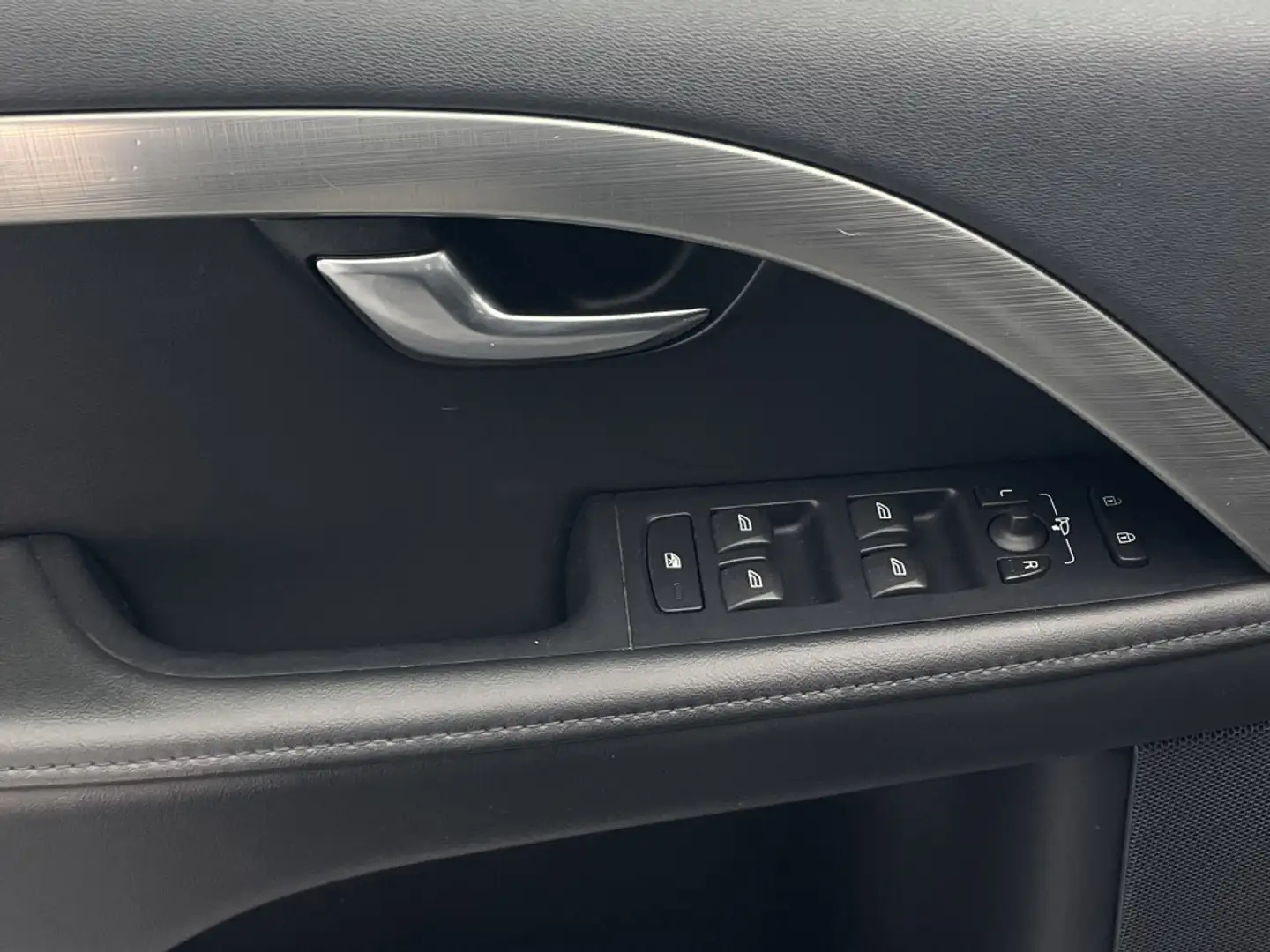 Vehicle image, number 9