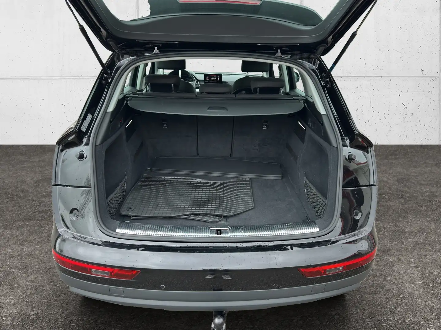 Vehicle image, number 9