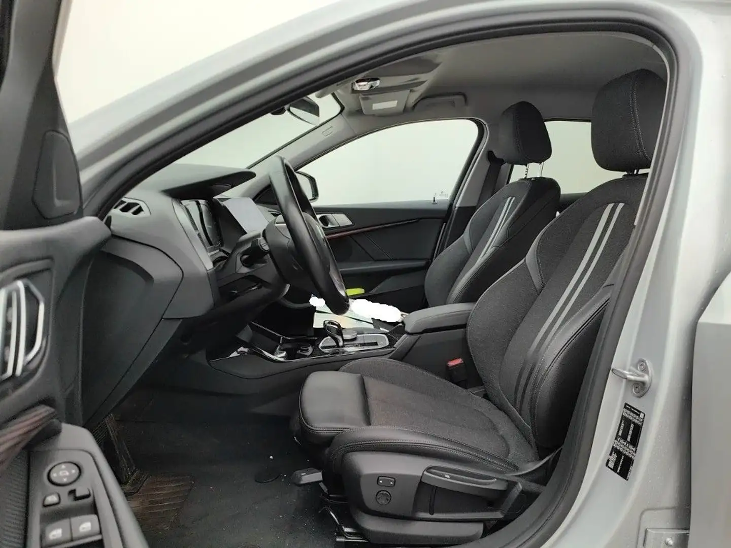 Vehicle image, number 4
