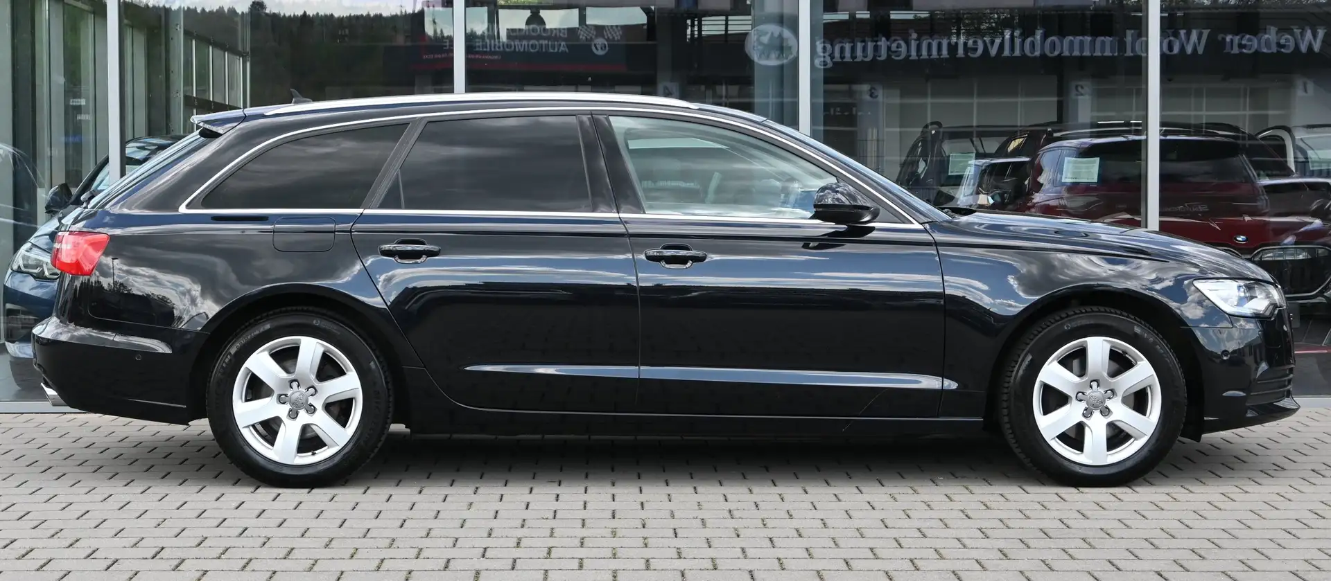 Vehicle image, number 6