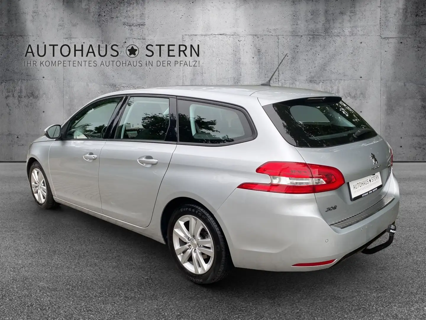 Vehicle image, number 3