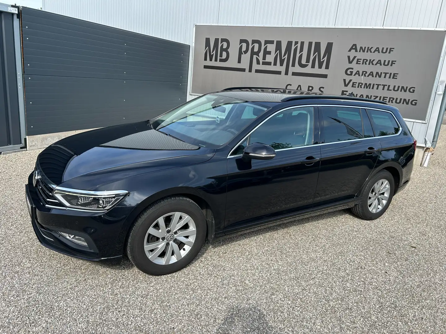 Vehicle image, number 9