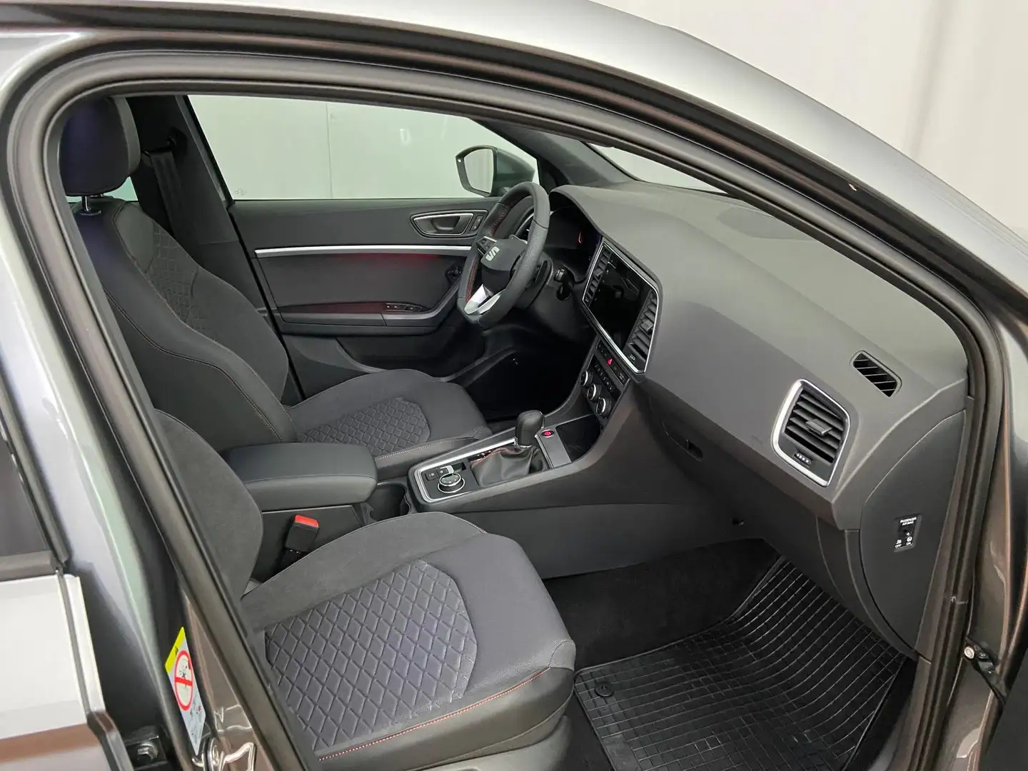 Vehicle image, number 9