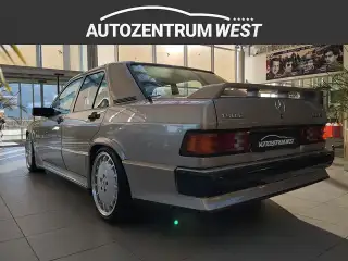 Vehicle image thumbnail, number 4