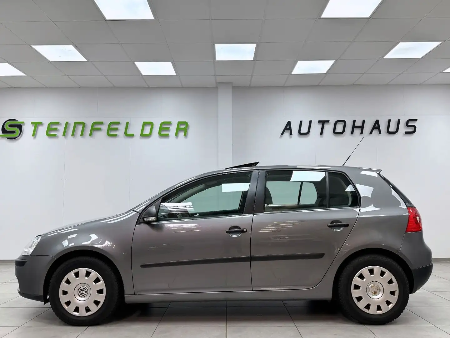 Vehicle image, number 4