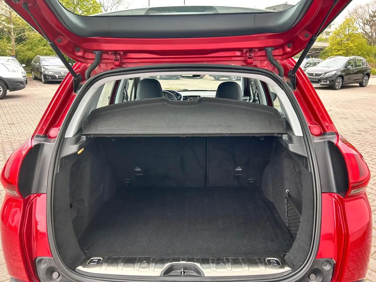 Vehicle image, number 8