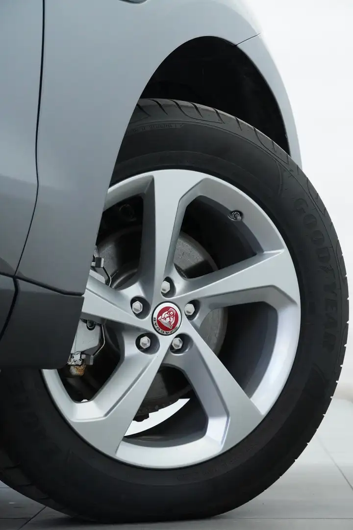 Vehicle image, number 9