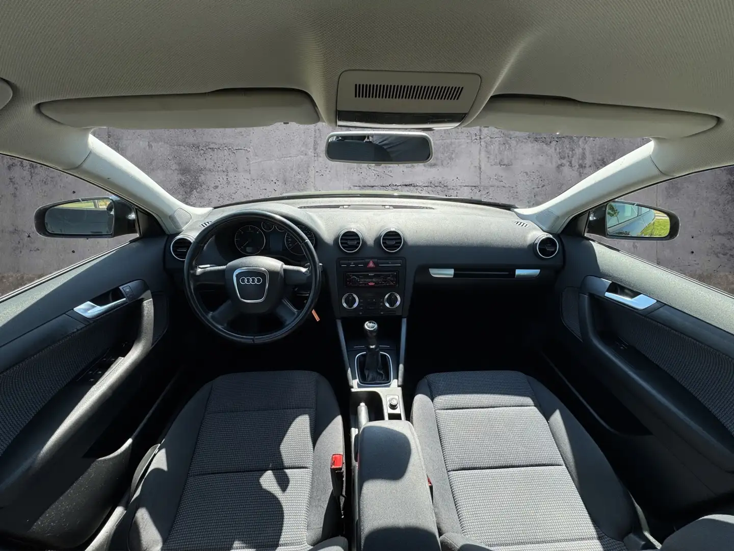 Vehicle image, number 9