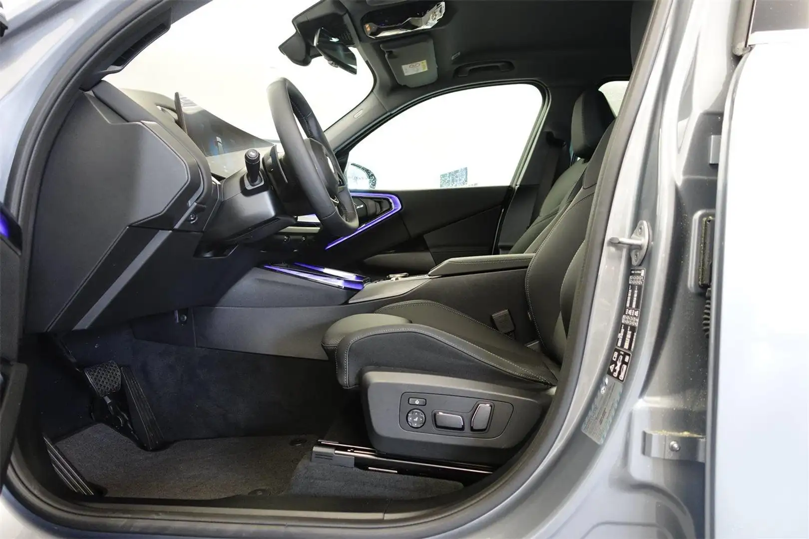 Vehicle image, number 9