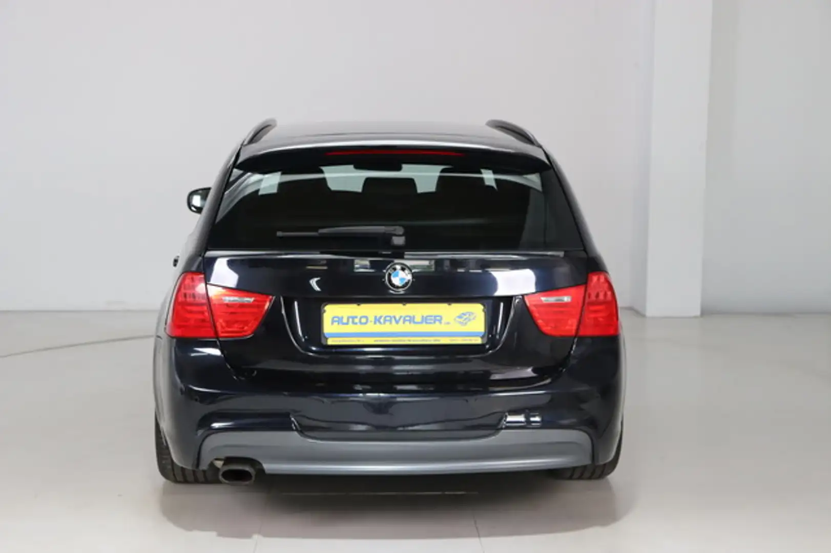 Vehicle image, number 6