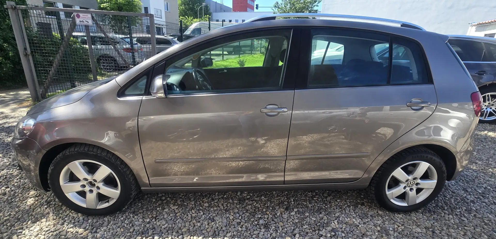 Vehicle image, number 4