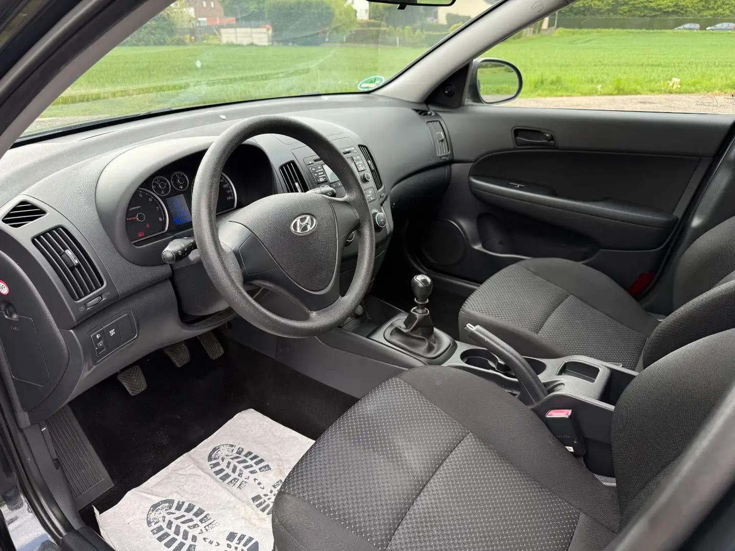 Vehicle image, number 9