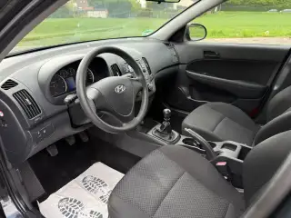 Vehicle image thumbnail, number 9