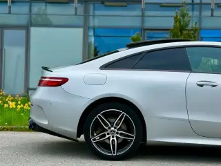 Vehicle image thumbnail, number 9