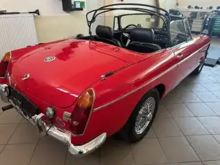 Vehicle image thumbnail, number 4