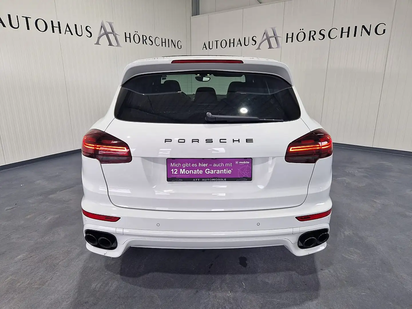 Vehicle image, number 8
